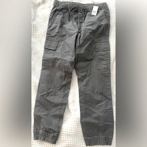 Girls Gap size 10 cargo pants. NWT